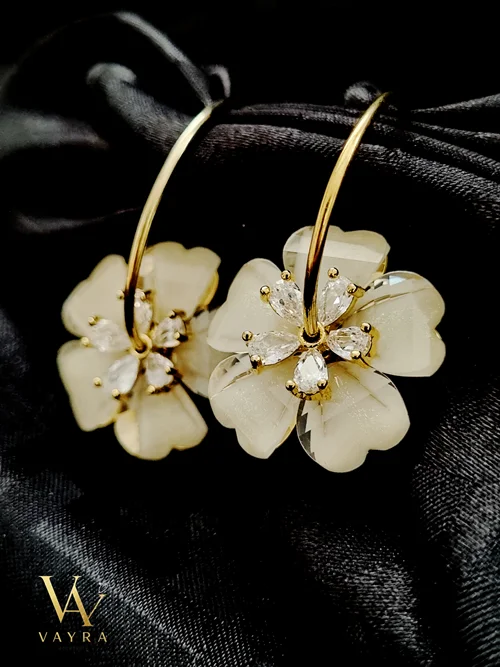 گل ظرافت ، بر گوش تو...